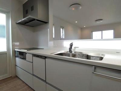 New 3LDK House with Ample Storage in Shikokuchuo — Image 4, Shikokuchuo, Ehime