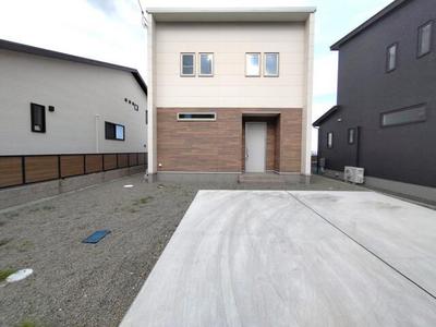 New 3LDK House with Ample Storage in Shikokuchuo — Image 1, Shikokuchuo, Ehime