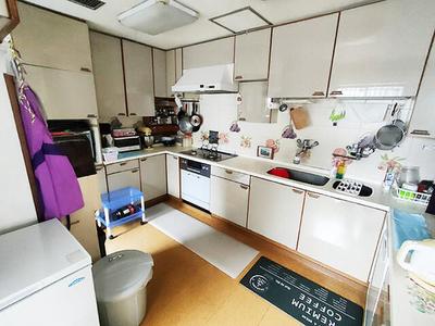 Spacious 6SLDK Mansion in Atami's Izusan Area — Image 3, Atami, Shizuoka