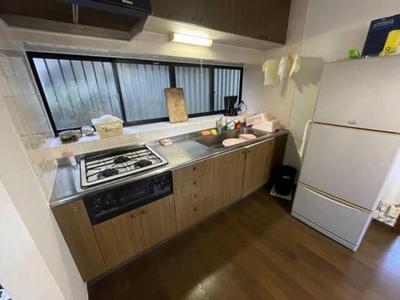 Spacious 2LDK Villa Home in Atami's Natural Village — Image 3, Atami, Shizuoka