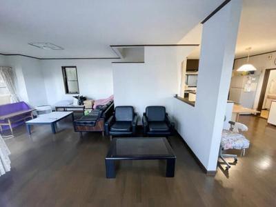 Spacious 2LDK Villa Home in Atami's Natural Village — Image 4, Atami, Shizuoka