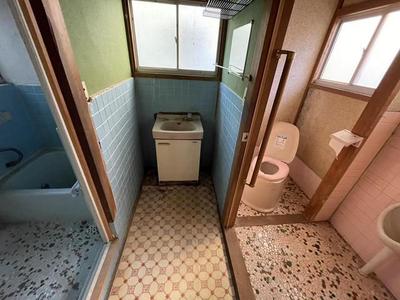 Traditional 5DK House in Innoshima, Onomichi - 238m² Plot — Image 1, Onomichi, Hiroshima