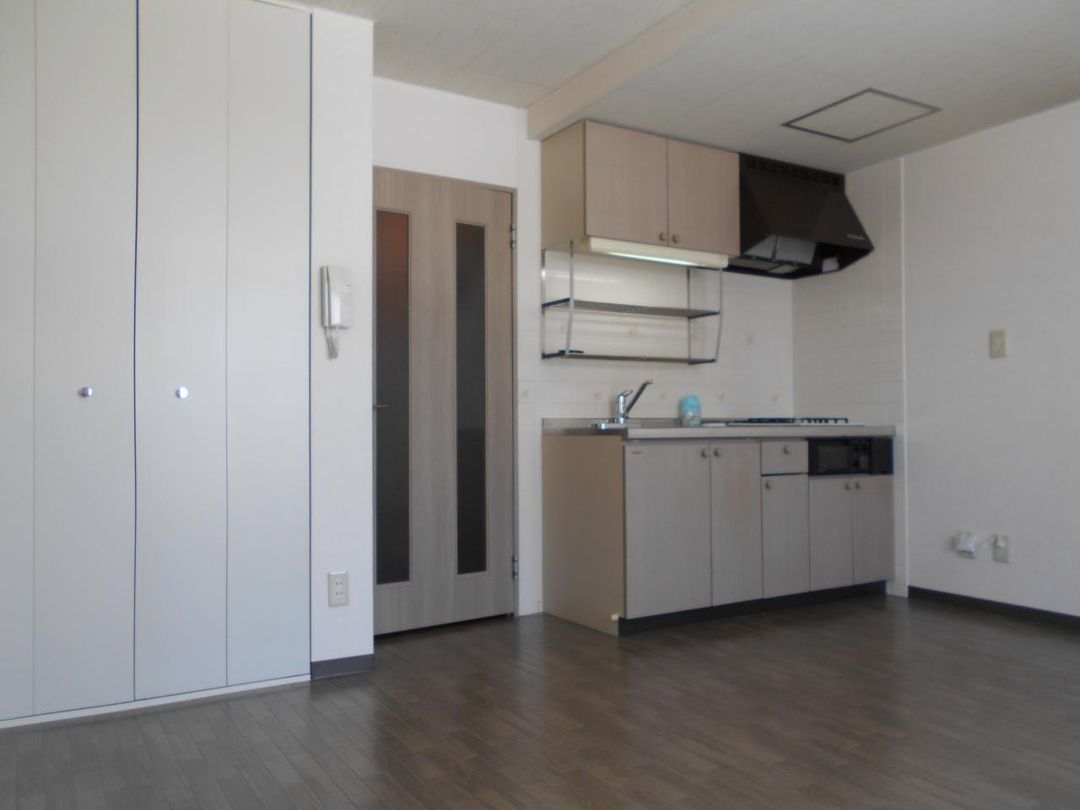 1K Apartment for Rent near Tsukisamu Chuo Station, Sapporo - Thumbnail 3