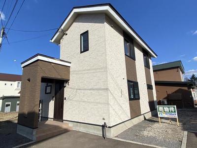 Modern 4LDK House in Mori Town, Minutes from Station — Image 1, Morimachi, Hokkaido