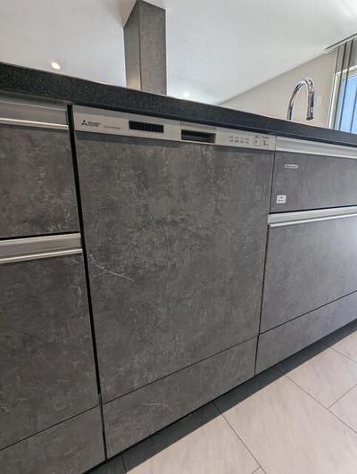 Modern 3LDK House with Solar Panels in Shimizu, Shizuoka — Image 4, Shimizu, Shizuoka