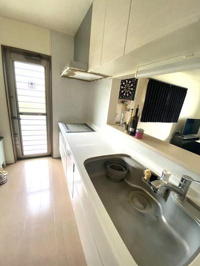 Spacious 4LDK House in Fujinomiya with Solar Panels — Image 2, Fujinomiya, Shizuoka