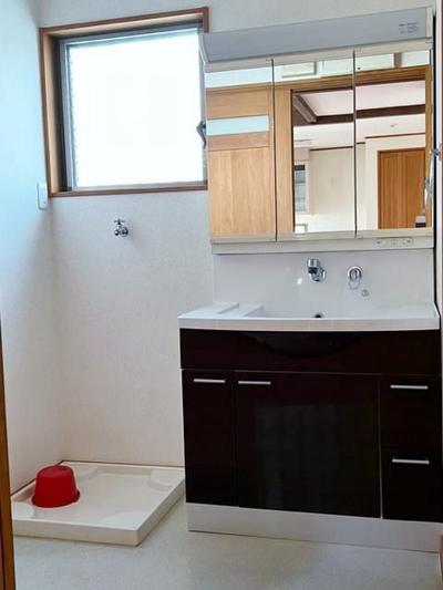 Spacious 4SLDK House in Numazu City with 3-Car Parking — Image 4, Numazu, Shizuoka