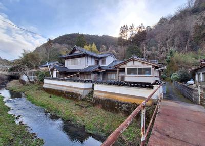 Spacious 5LDK House in Mimasaka with Large Land Plot — Image 1, Mimasaka, Okayama