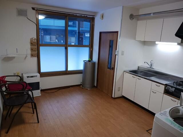 10-Tatami One-Room Apartment for Rent in Takikawa, Hokkaido - Thumbnail 4