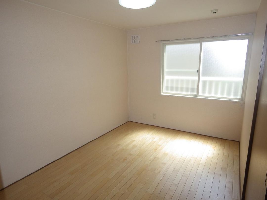 Renovated 2LDK Apartment for Rent in Takikawa, Hokkaido - Thumbnail 3