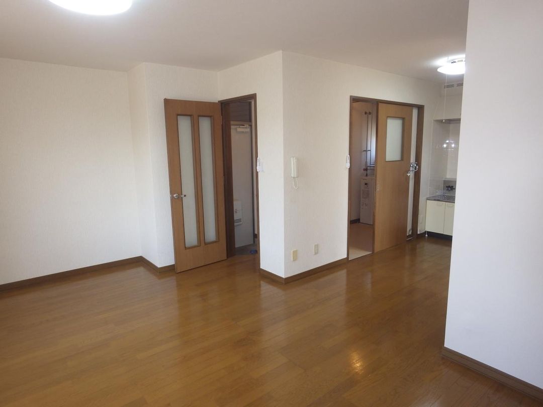 Renovated 2LDK Apartment for Rent in Takikawa, Hokkaido - Thumbnail 4
