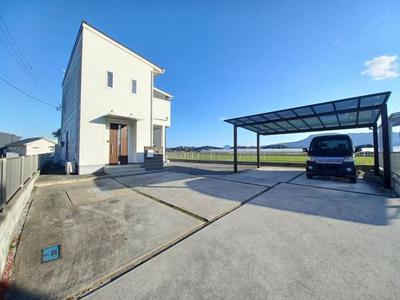 Modern 4LDK House in Nakatsu City - 108sqm with Parking — Image 1, Nakatsu, Oita