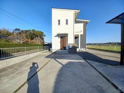 Modern 4LDK House in Nakatsu City - 108sqm with Parking — Image 4, Nakatsu, Oita