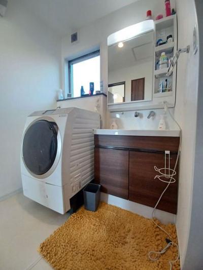 Modern 4LDK House in Nakatsu City - 108sqm with Parking — Image 3, Nakatsu, Oita