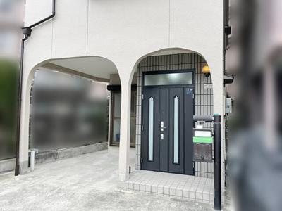 Renovated 3-Story House in Tondabayashi, 10min to Takidani Station — Image 1, Tondabayashi, Osaka