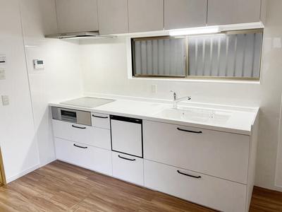 Renovated 3-Story House in Tondabayashi, 10min to Takidani Station — Image 3, Tondabayashi, Osaka
