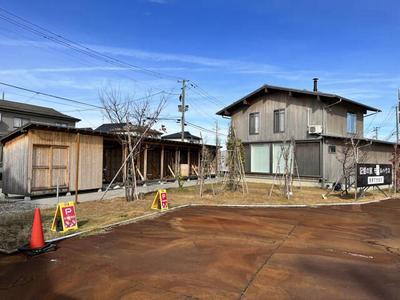Modern Designer Home with Island Kitchen in Tsubame, Niigata — Image 4, Tsubame, Niigata