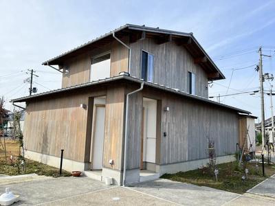 Modern Designer Home with Island Kitchen in Tsubame, Niigata — Image 1, Tsubame, Niigata