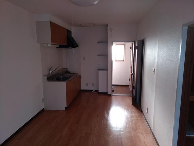 1LDK Apartment for Rent in Shiroishi-ku, Sapporo - Thumbnail 3
