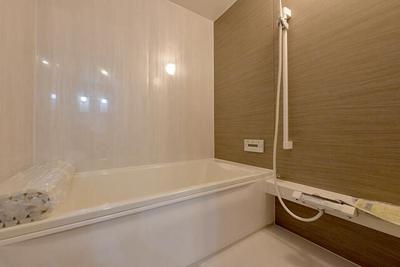 4LDK House Near Shibata Station - Renovated Western-Style Home — Image 3, Shibata, Niigata