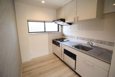 Renovated 3SLDK House in Marugame City with Mountain Views — Image 1, Marugame, Kagawa