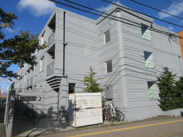 1K Apartment for Rent in Toyohira Ward, Sapporo - Image 1