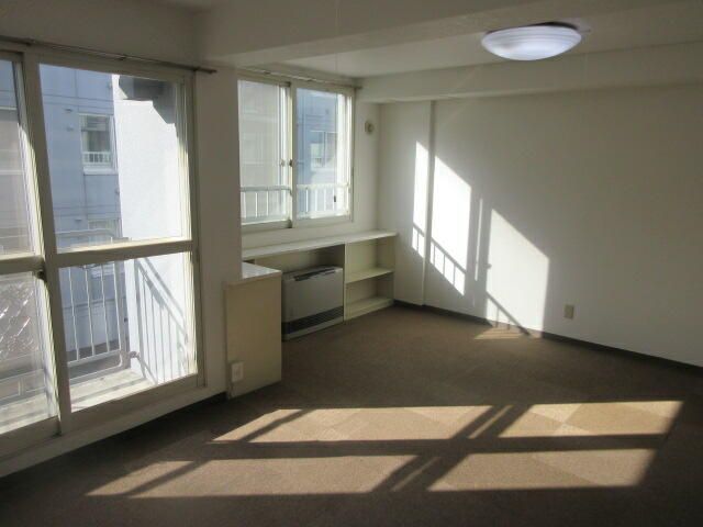 1K Apartment for Rent in Toyohira Ward, Sapporo - Thumbnail 4