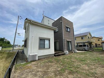 Spacious 4SLDK House with Skeleton Staircase in Togane — Image 1, Togane, Chiba