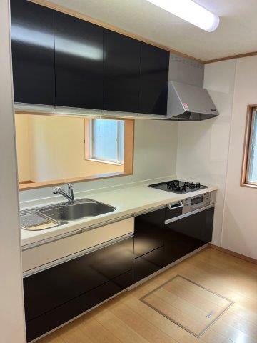 Spacious 4LDK House in Oharu-cho with Garden and Parking — Image 2, Oji, Aichi