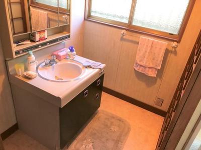 Spacious 6LDK House in Kawamomo-cho, Kitakyushu — Image 1, Yahatanishi, Fukuoka