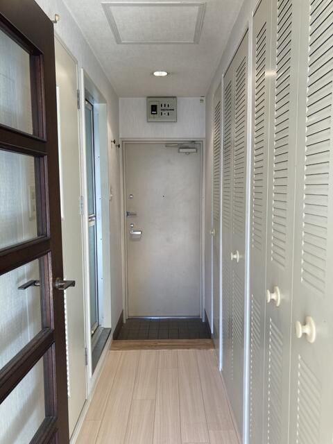 1K Apartment for Rent near Maruyama Koen Station, Sapporo - Thumbnail 2