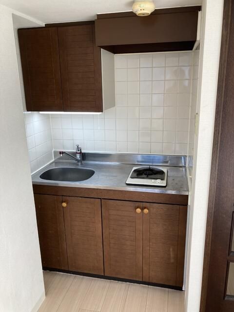 1K Apartment for Rent near Maruyama Koen Station, Sapporo - Thumbnail 3