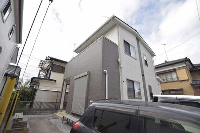 Spacious 2LDK House with 5 Parking Spaces in Kuki City — Image 1, Kuki, Saitama