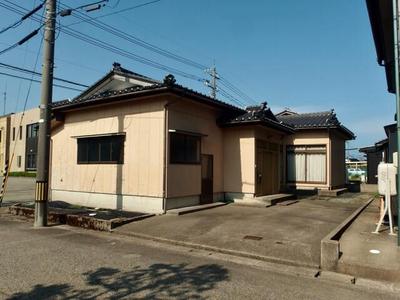 Single-Story 3DK House in Himi City with Multiple Parking Spaces — Image 2, Himi, Toyama