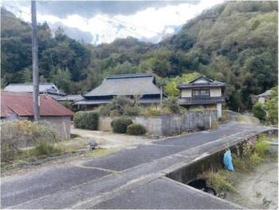Traditional 6DK House with Large Land Plot in Soja City — Image 1, Soja, Okayama