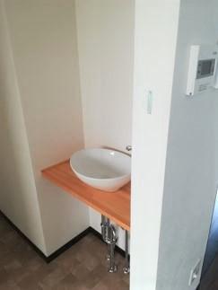 2LDK Used House in Asakita-ku, Hiroshima — Image 3, Asakita, Hiroshima