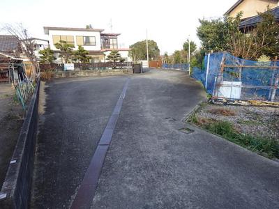 Spacious 5LDK House in Ise City with Large Land Plot — Image 3, Ise, Mie