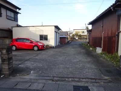 Spacious 5LDK House in Ise City with Large Land Plot — Image 2, Ise, Mie