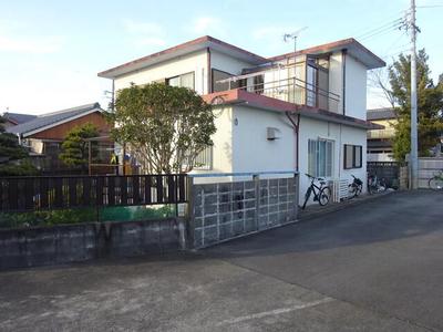 Spacious 5LDK House in Ise City with Large Land Plot — Image 1, Ise, Mie