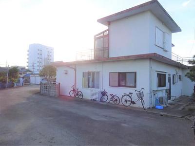 Spacious 5LDK House in Ise City with Large Land Plot — Image 1, Ise, Mie