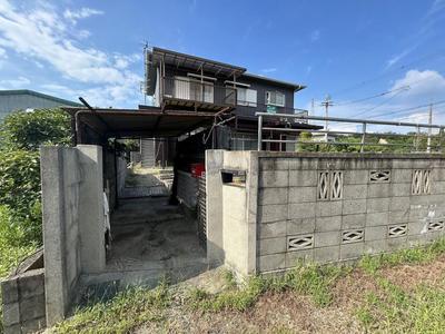 Spacious 4LDK House with Large Yard in Kawanoe-cho, Shikokuchuo — Image 2, Shikokuchuo, Ehime