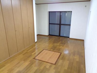 Renovated 2LDK Terrace House in Fujiidera - Investment Property — Image 4, Fujiidera, Osaka