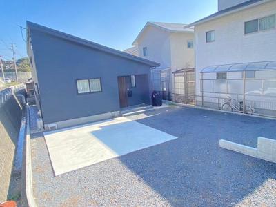 Modern 2SLDK House in Kudamatsu with 3+ Parking Spaces — Image 1, Kudamatsu, Yamaguchi