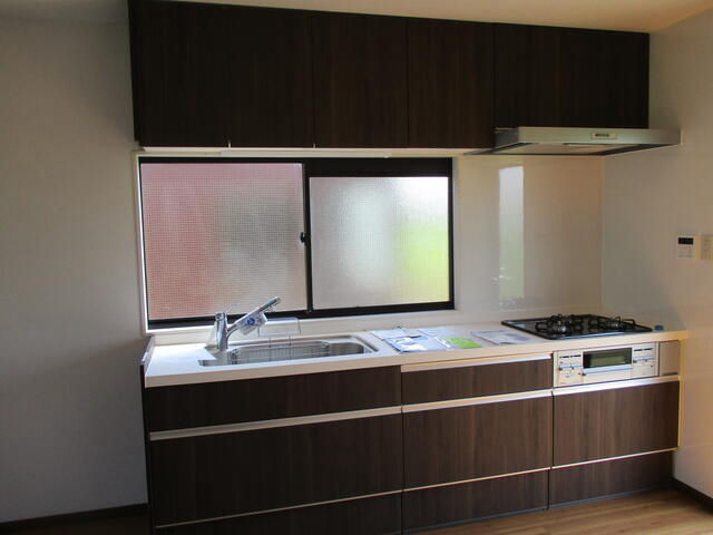 5LDK House in Takaoka with Renovated Interior - Thumbnail 3