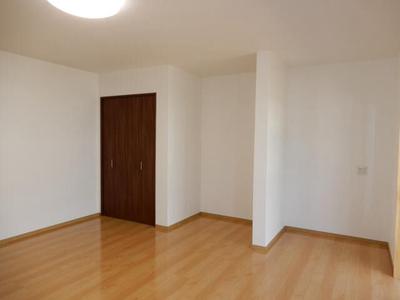 Renovated 4LDK House in Kadogawa with 3 Parking Spaces — Image 4, Kadokawa, Miyazaki