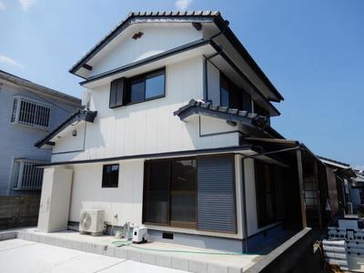 Renovated 4LDK House in Kadogawa with 3 Parking Spaces — Image 1, Kadokawa, Miyazaki