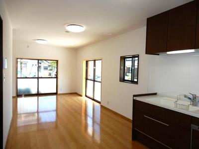 Renovated 4LDK House in Kadogawa with 3 Parking Spaces — Image 3, Kadokawa, Miyazaki