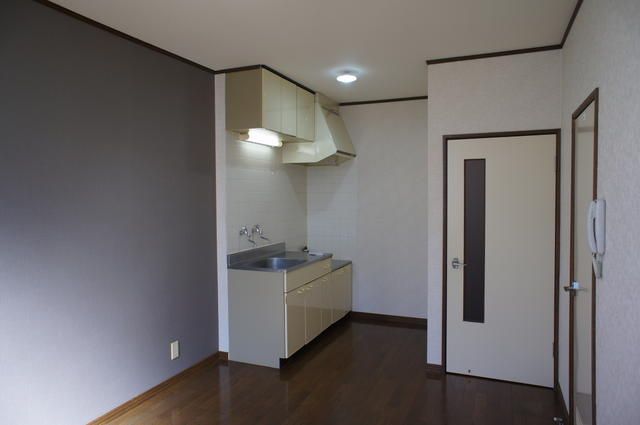 1R Apartment for Rent in Matsukage-cho, Hakodate - Thumbnail 3