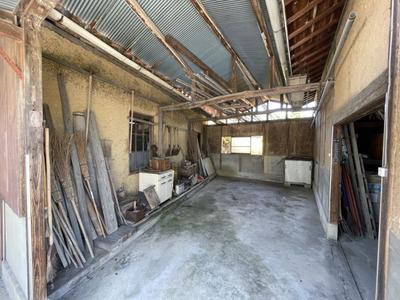 Spacious 4DK House with Large Land Plot in Ayagawa, Kagawa — Image 2, Ayagawa, Kagawa