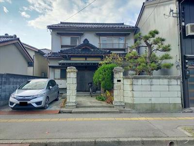 Traditional 9DK House in Sakuramachi, Imizu - 245sqm Living Space — Image 1, Imizu, Toyama